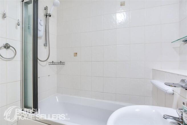 2 bed Apartment for sale Image 10