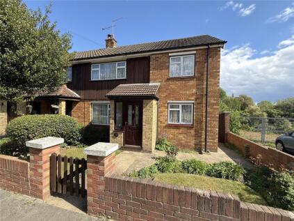 Cabborns Crescent, Stanford-le-Hope, Essex, SS17