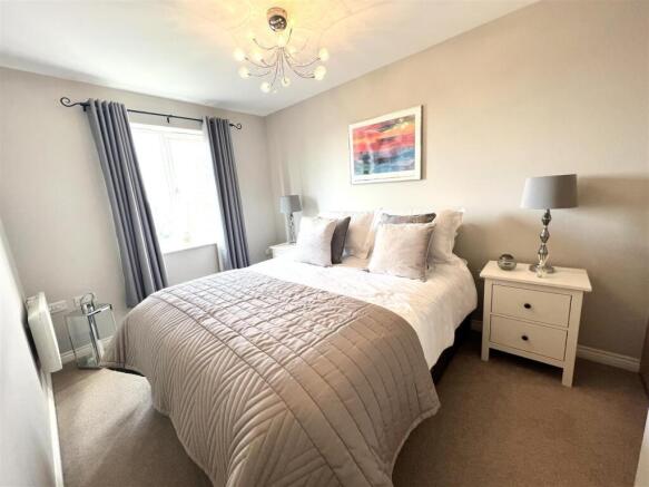 2 bed Apartment to rent Image 7