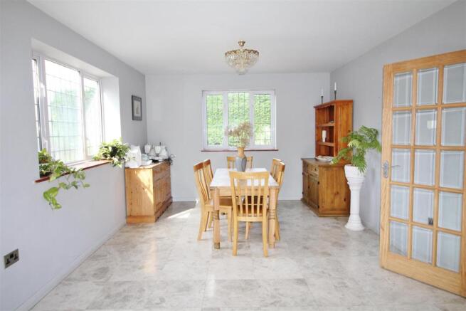 Dining Area.JPG