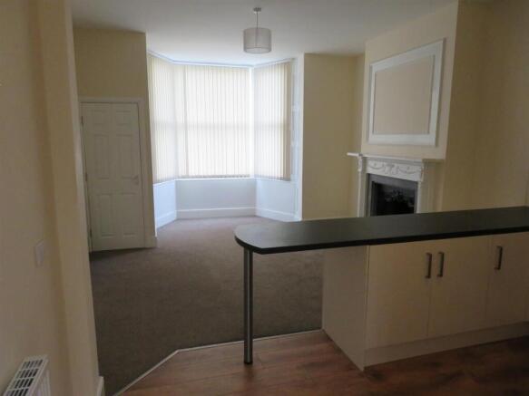 1 bed Apartment to rent Image 4
