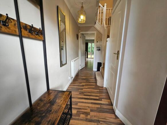 4 bed Detached for sale Image 7