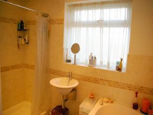 BATHROOM 2