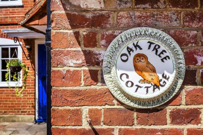 house. estate agency Dunsfold Oak Tree Cottage