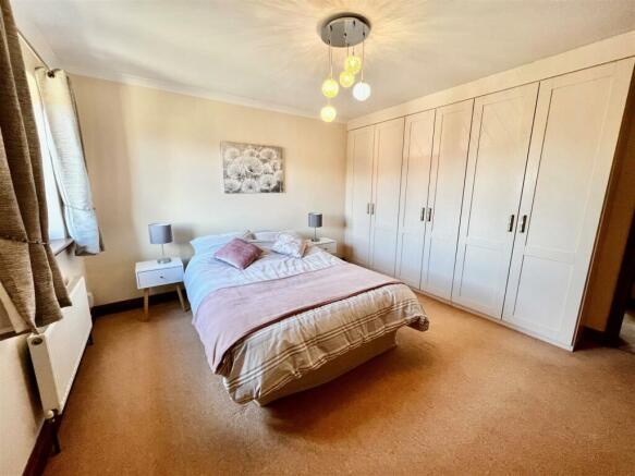 Bedroom 1.jpg