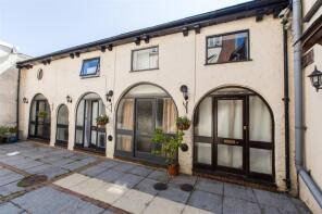 3, Mews Cottages, North Street, Crediton EX17 2BT