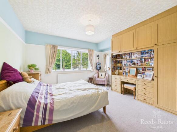 4 bed Detached for sale Image 11