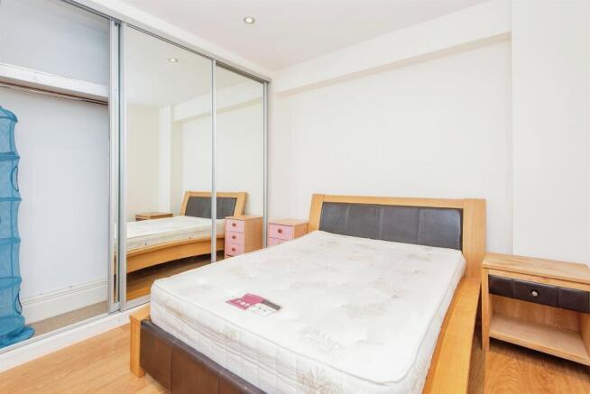 2 bed Apartment to rent Image 12