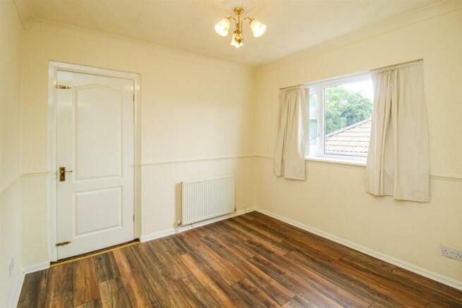 SITTING ROOM/BEDROOM