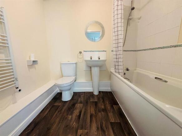 2 bed Flat for sale Image 9
