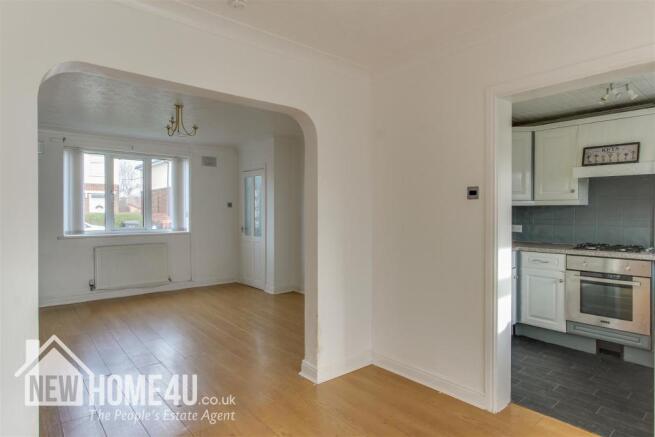 DINING ROOM:
