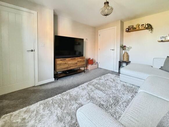 Knight Drive, Burton-On-Trent, DE13 photo 4