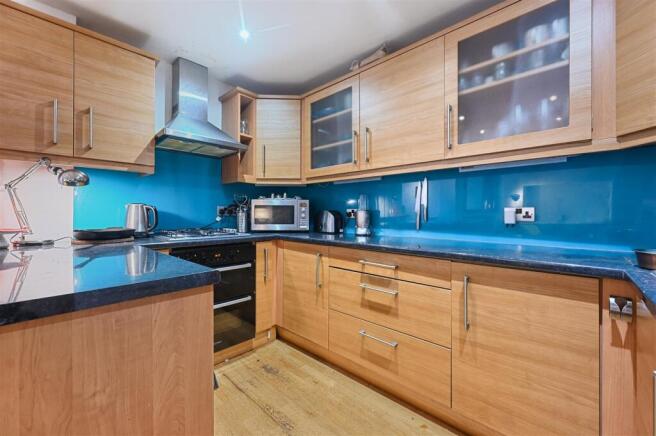 FB - Hammersmith Grove - Kitchen1 (1).JPG