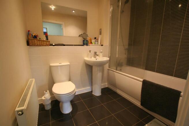 bradleycourt,65bathroom.JPG