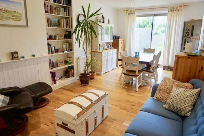 Lounge/Dining Room