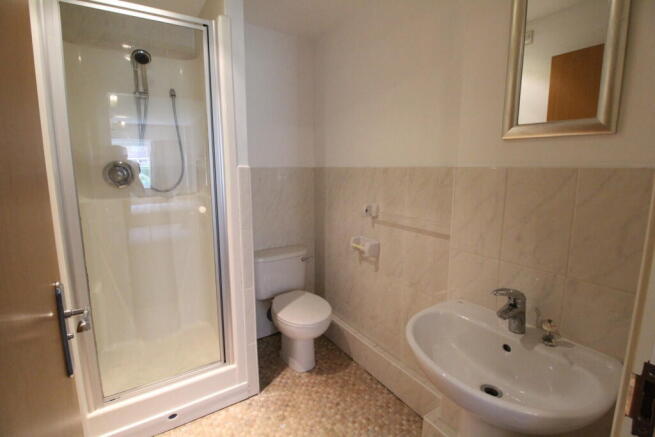 2 bed Apartment to rent Image 11