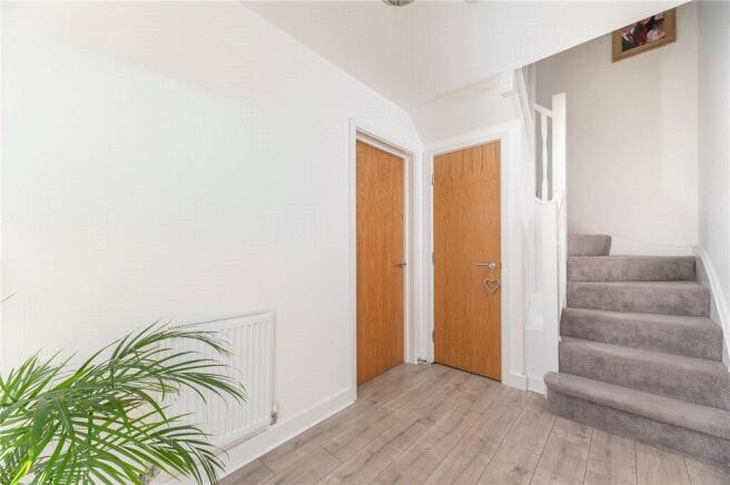 4 bed Detached for sale Image 9