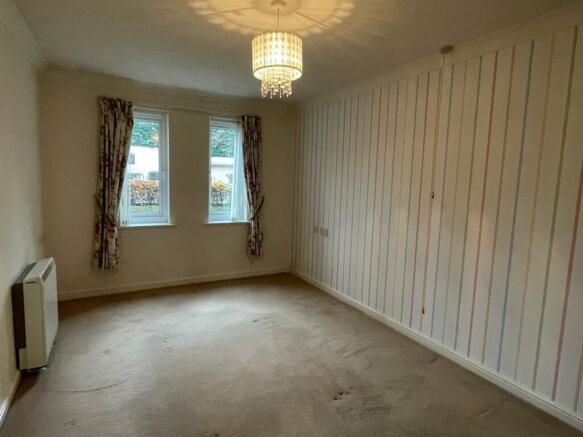 Bedroom..jpg