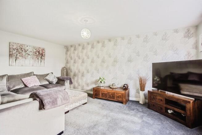 4 bed Detached for sale Image 6