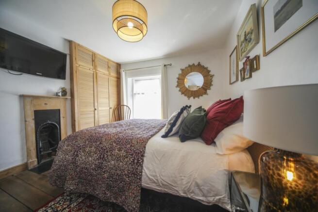 Bedroom 1 (2)