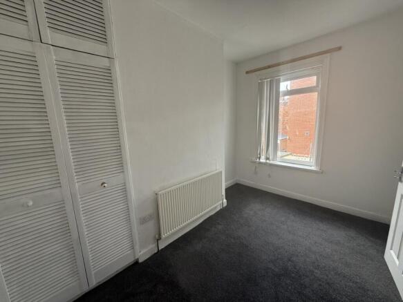 5 bed Semi-Detached for sale Image 5
