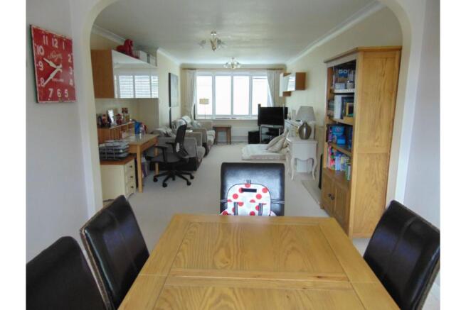 Lounge/Dining Room