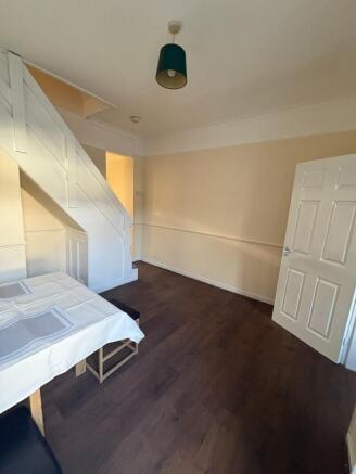 3 bed Terraced to rent Image 5