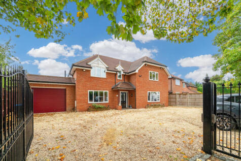 Village Road Thorpe Egham, Surrey, TW20 8UF