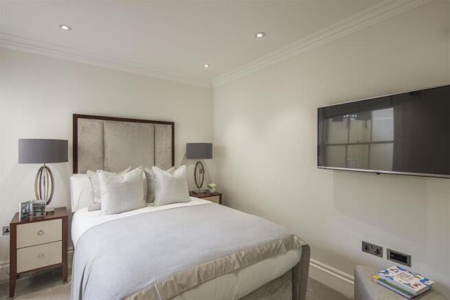 B1  86-92 Kensington Gardens Square - 355411 Maste