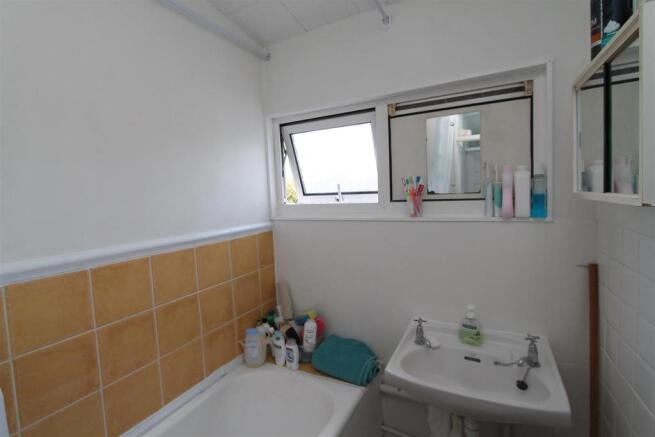 Bathroom.JPG