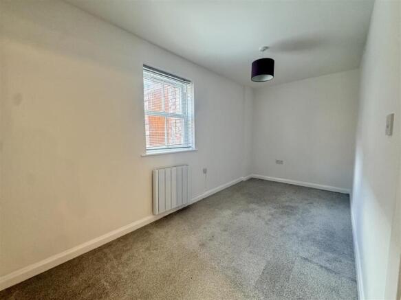 2 bed Apartment to rent Image 7