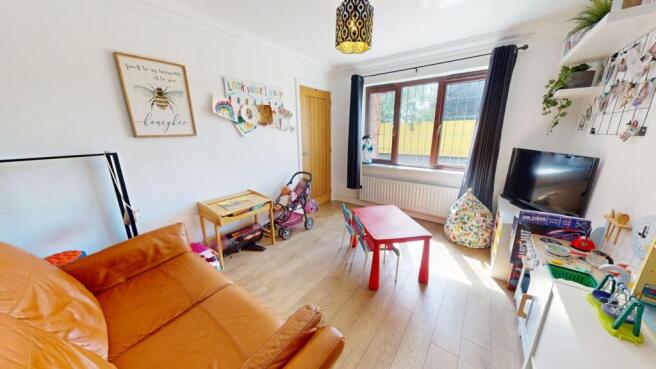 4 bed Detached for sale Image 10