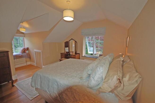 BEDROOM 2