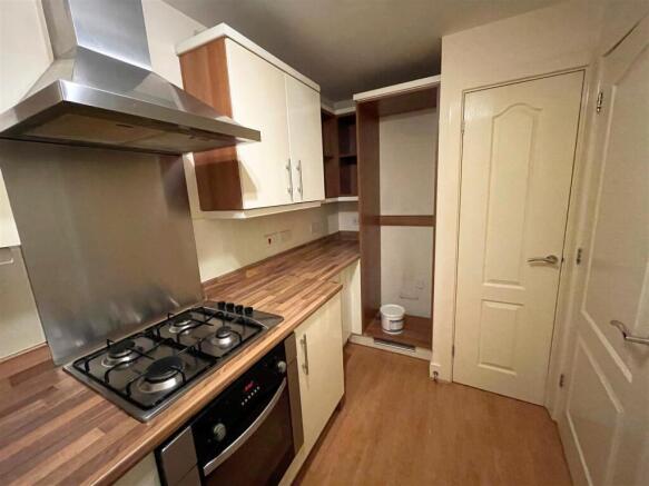 flat 8 westway apartments kitchen 2.JPG