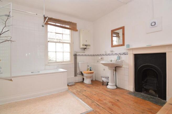 FIRST FLOOR BATHR...