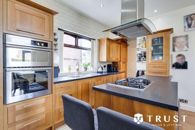 3 bed Detached for sale Image 10