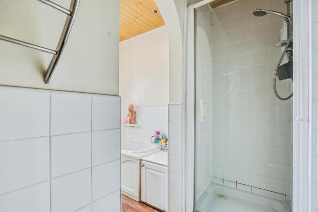 3 bed Terraced for sale Image 12