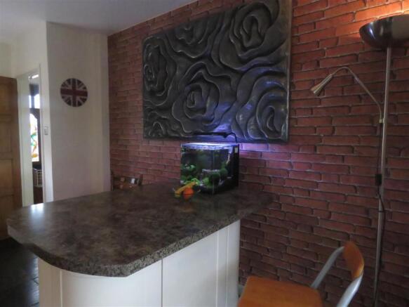 KITCHEN / BREAKFAST ROOM