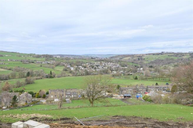 5 bed Detached for sale Image 6
