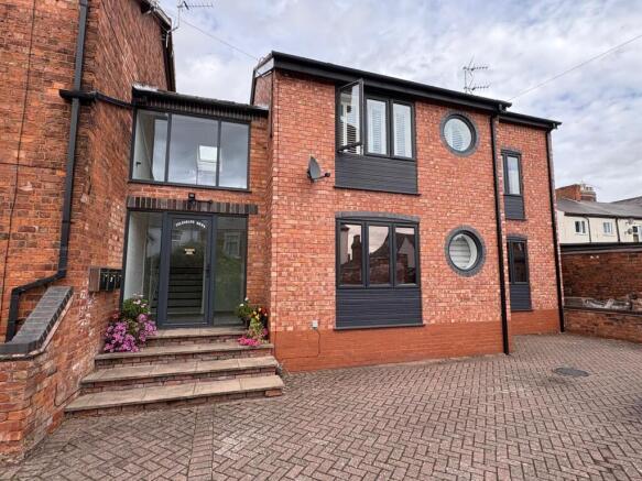 1/2 Bedroom Flat