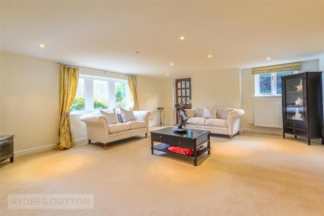 4 bed Detached for sale Image 11