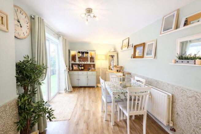 4 bed Semi-Detached for sale Image 6