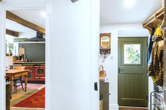 4 bed Semi-Detached for sale Image 4