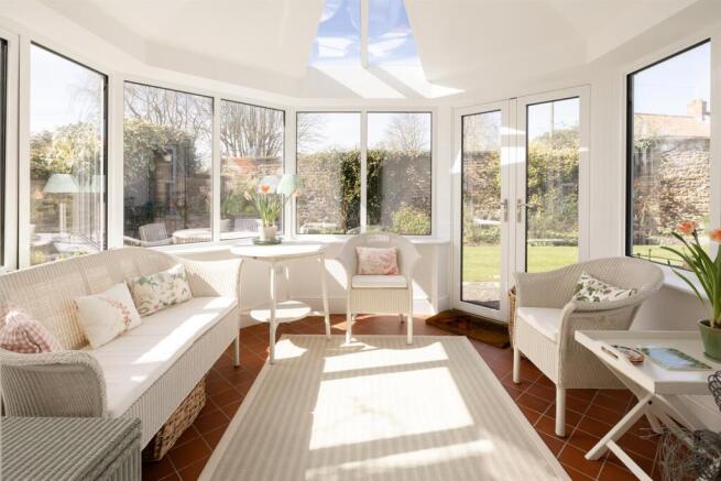 5 bed House for sale Image 9