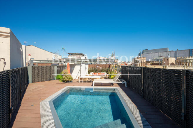 Impresionante-y-luminoso-atico-reformado-con-te...