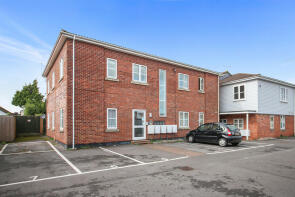 1, 48 Barclay Court, Woodcock Road, Warminster BA12 9DQ