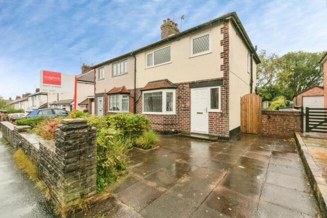 3-bed semi-detached on Lyme Avenue, Macclesfield, Cheshire, SK11, £275,000
