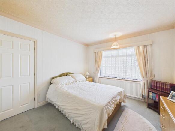 2 bed Detached Bungalow for sale Image 8