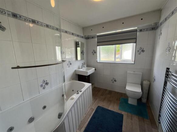 3 bed Link Detached House for sale Image 11