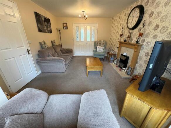 4 bed Detached for sale Image 8